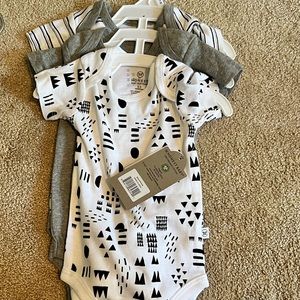 NWT Honest Company 0-3M Onesies
